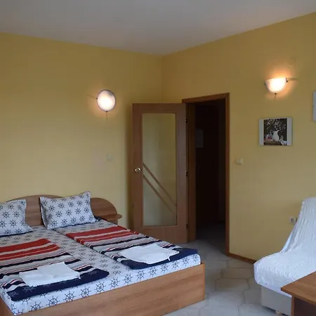 Πανσιόν Sunny House 2*