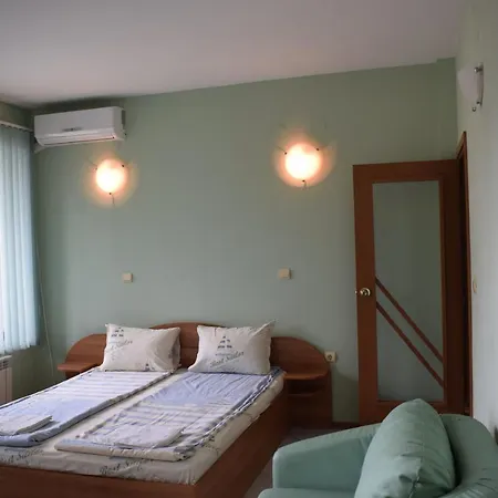 Πανσιόν Sunny House Tsarevo