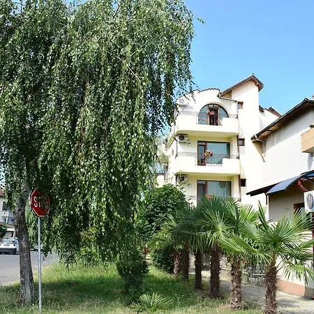 Πανσιόν Sunny House 2*