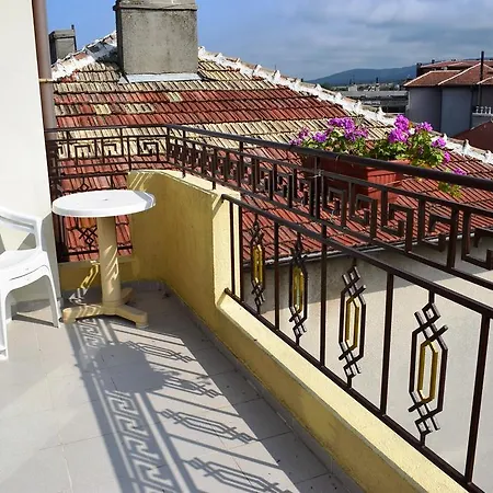 Πανσιόν Sunny House