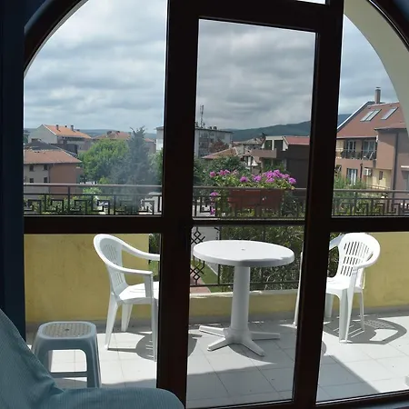 Πανσιόν Sunny House Tsarevo