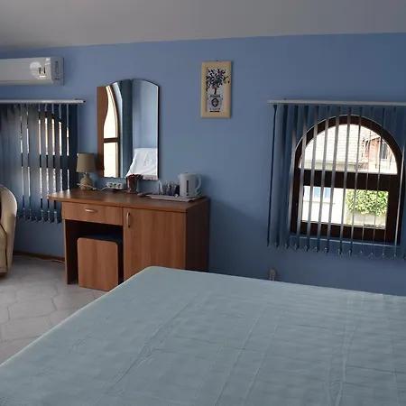 Πανσιόν Sunny House Tsarevo