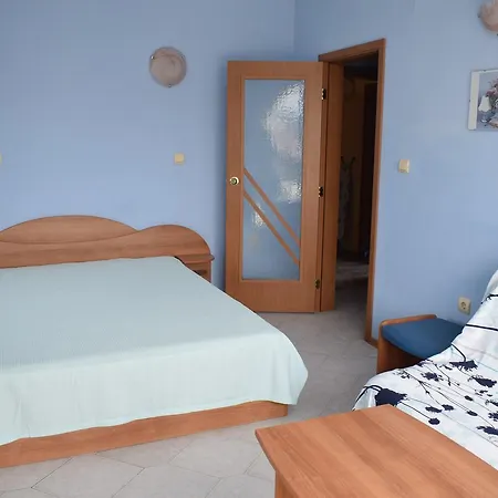 Πανσιόν Sunny House 2*