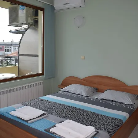 Πανσιόν Sunny House