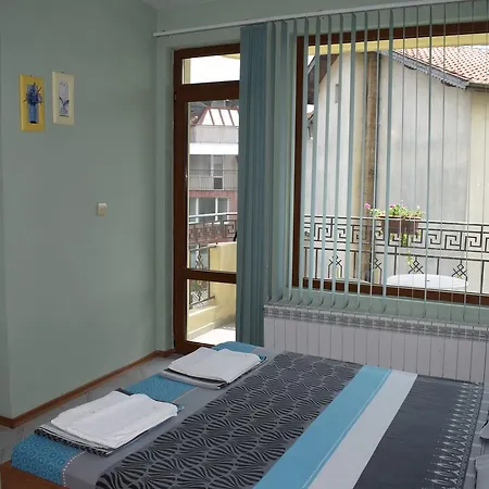 Πανσιόν Sunny House